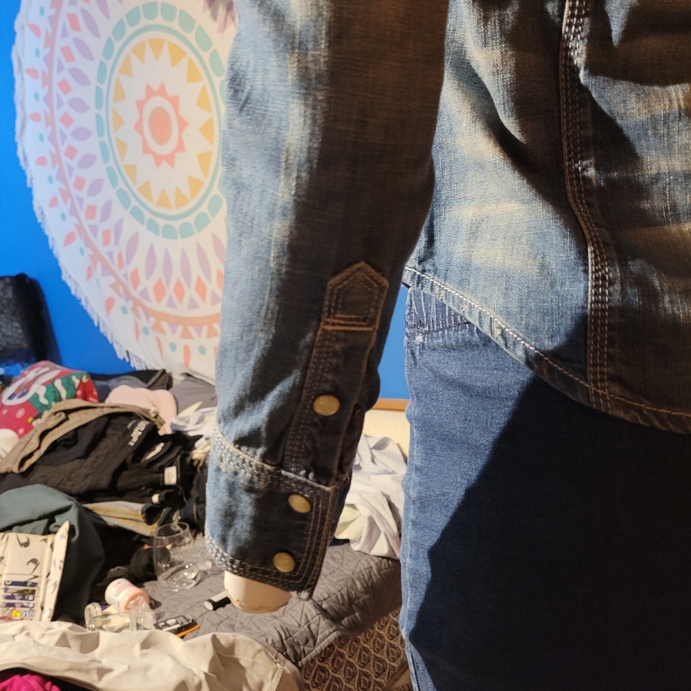 Jean jacket - Picture 8 of 10